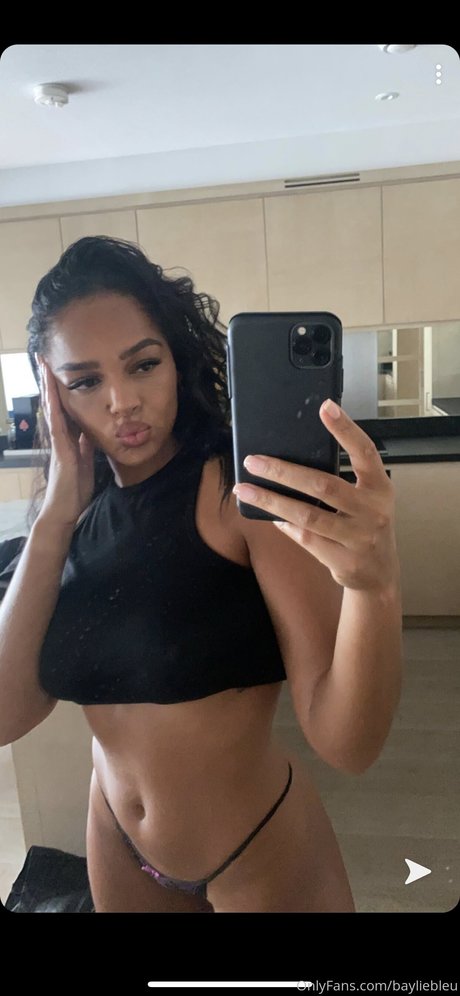 Bayliebleu star du porno nue photo