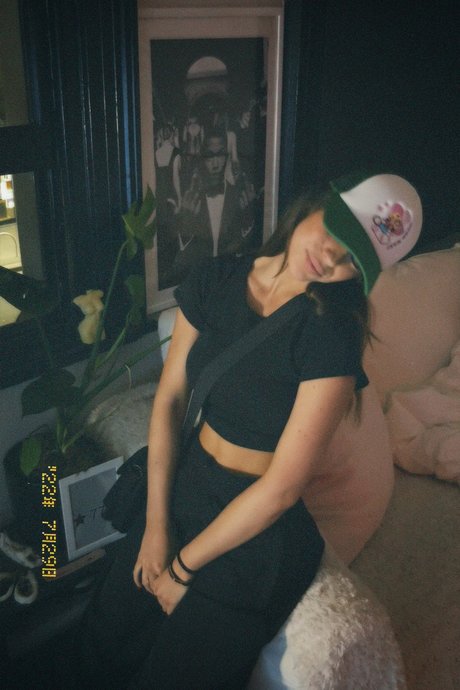 Alliyah mannequin photos