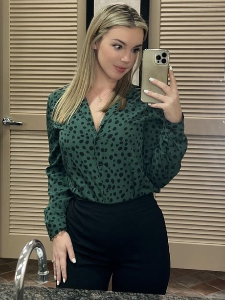 Katie Lalinde modèle hd des photos