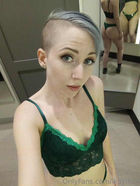 Ikuy Cosplayer beau modèle images