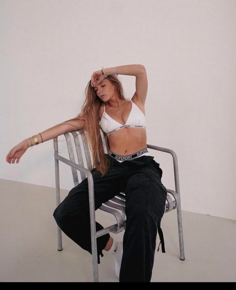 Lies Zhara_ star du porno image