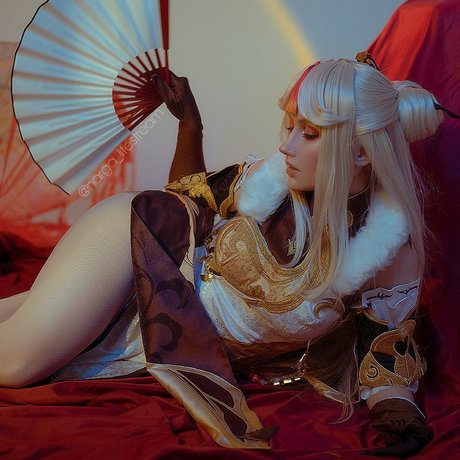 Narga Aoki modèle hd archive