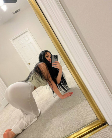 chatte parfaite onlyfans adulte de haute qualité archive