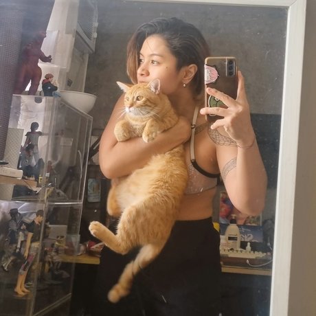 Nyaaati modèle de haute qualité archive