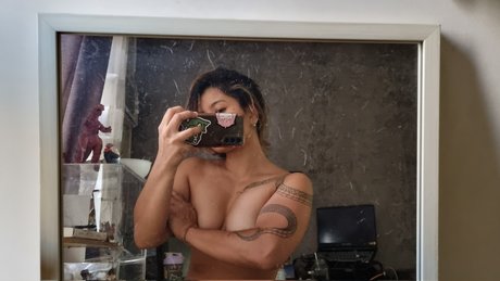 baisers lesbiens onlyfans joli sexe image