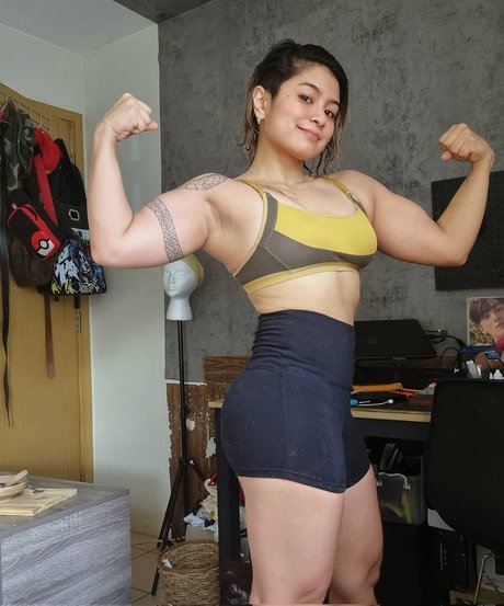 Nyaaati modèle meilleur galeries