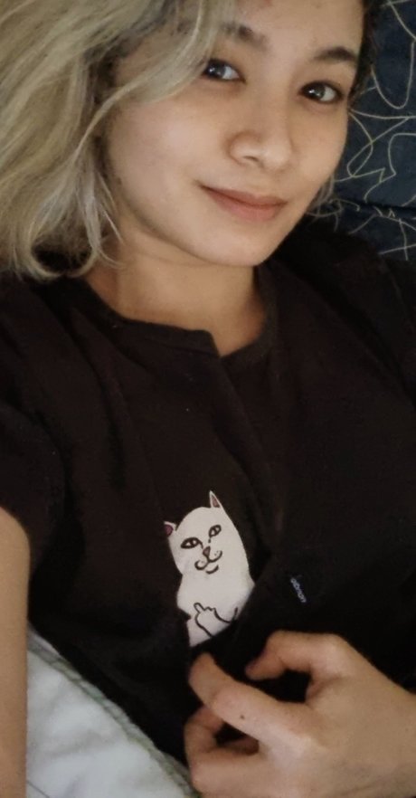 Nyaaati xxx étoile des photos