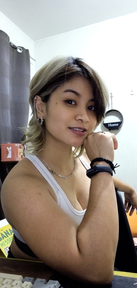 Nyaaati jolie étoile des photos