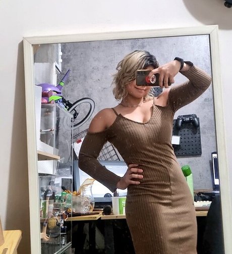 Nyaaati modèle xxx photo