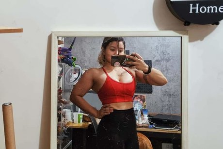 blonde en forme onlyfans pornographique en haute définition des photos