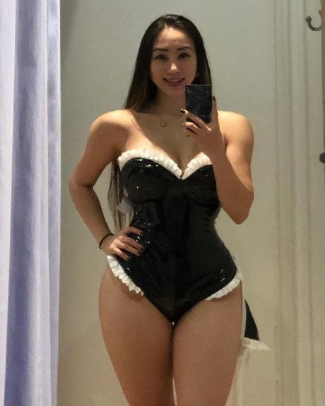 blonde en forme onlyfans assez exclusif collection