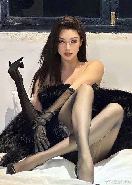 petite blonde onlyfans exclusivité pornographique image