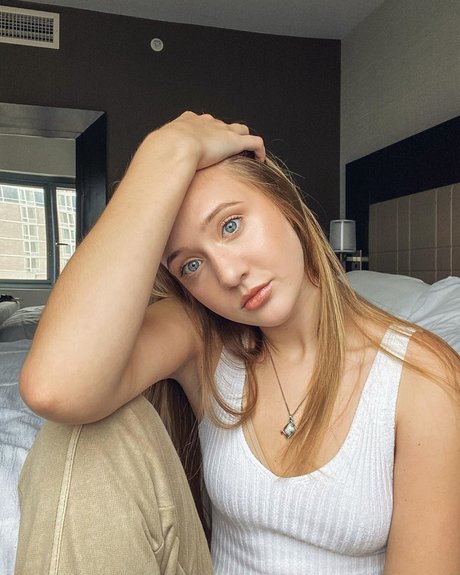 Jordan Burton modèle xxx photo