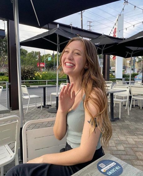 Jordan Burton meilleure star du porno image