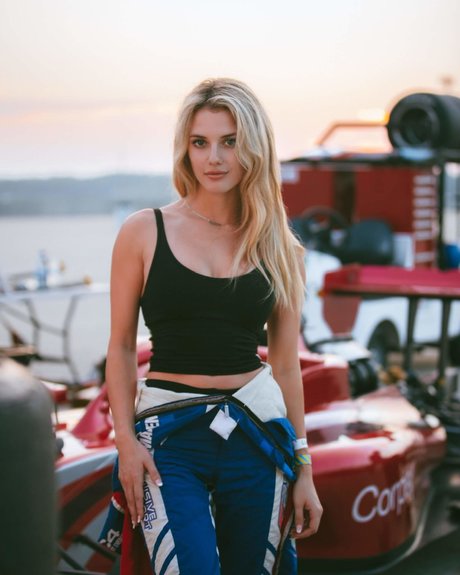 Lindsay Brewer modèle img