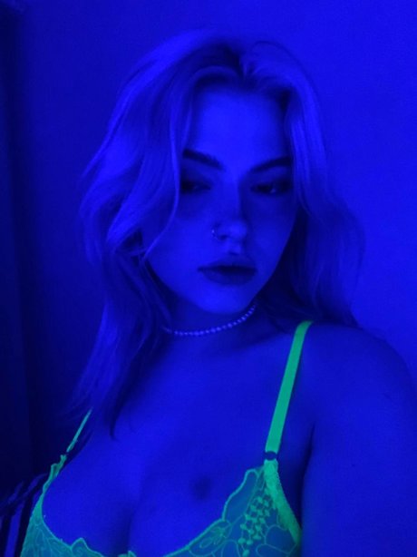 lingerie blanche onlyfans gratuit sympa archive