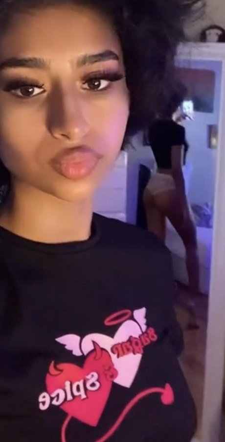 Kani Rosi modèle photo