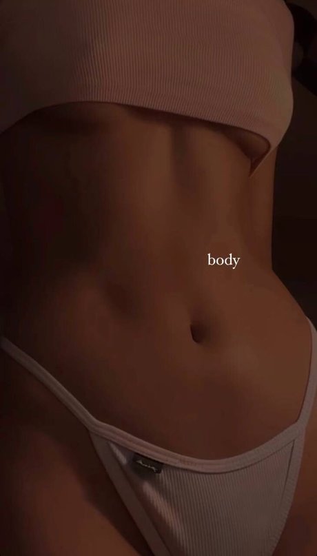 Kani Rosi modèle érotique photo