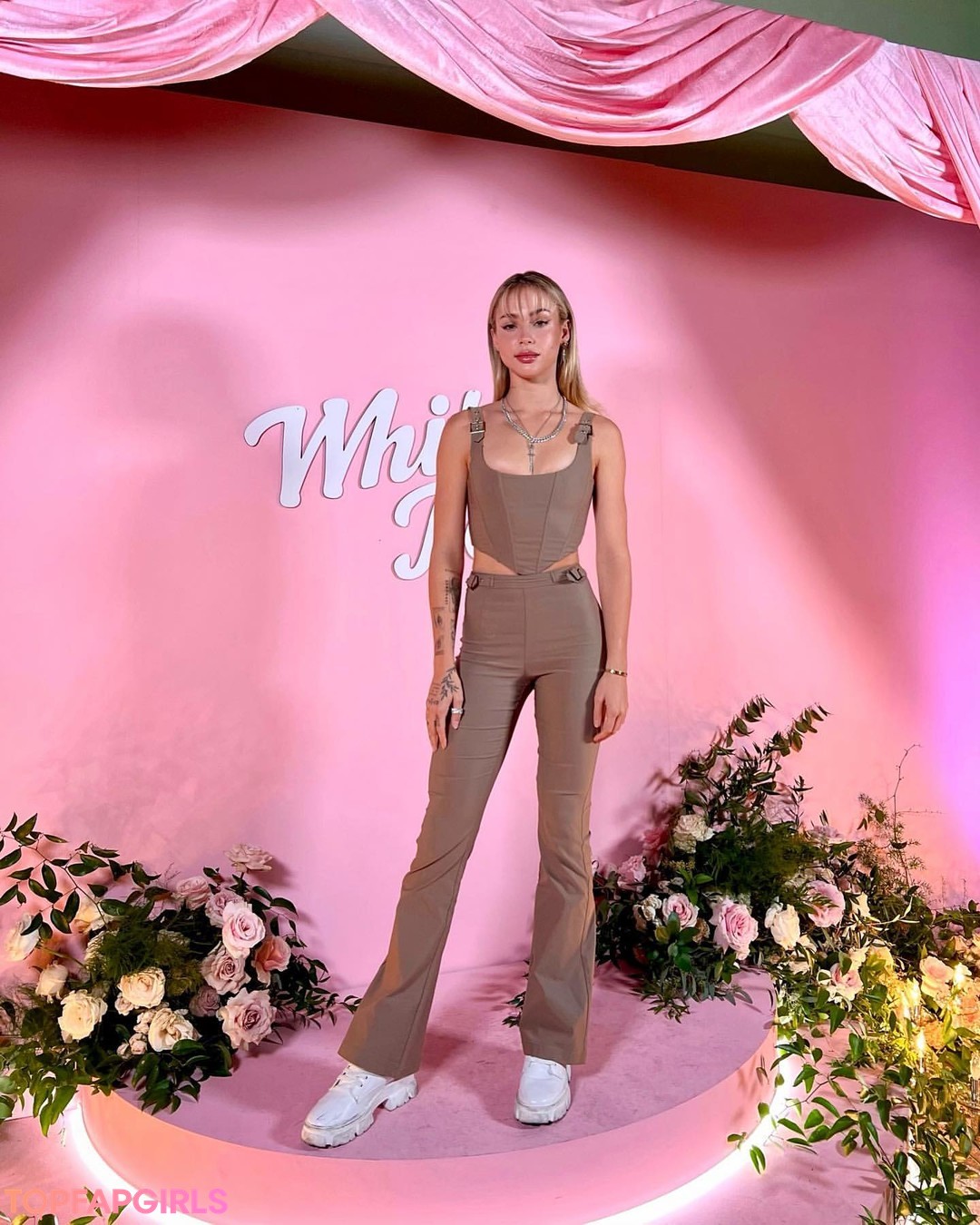 gros seins branlette espagnole onlyfans hd parfaite photos