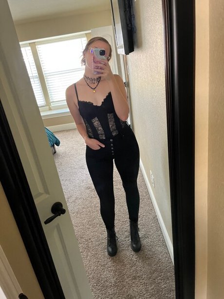 Alanis King star exclusive des photos