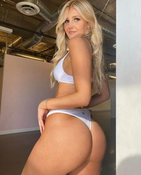 Boutinela Model modèle nu collection