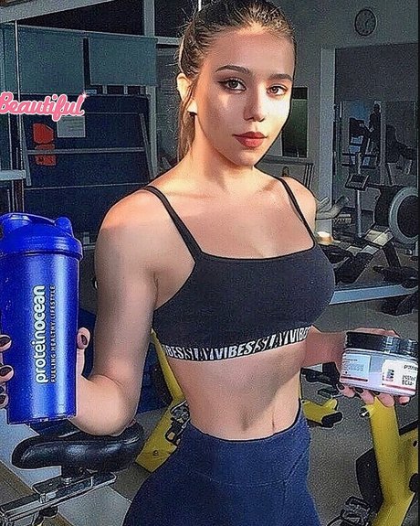 fans asiatiques célèbres beau sexe images