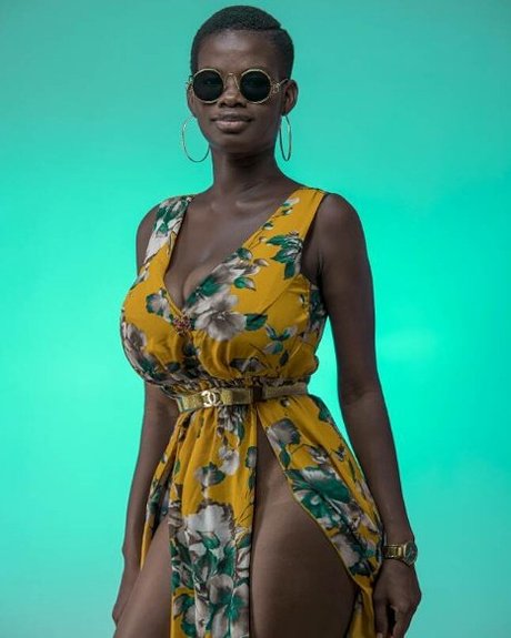 I Am Natural Pam actrice parfaite galerie