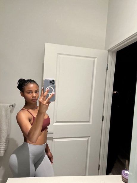 Ldndrygin modèle érotique galerie