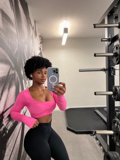 chatte giclante onlyfans libre nu photo