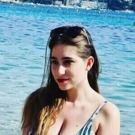 grands et plantureux onlyfans nue en haute qualité galeries