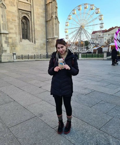 Yonia jolie actrice collection