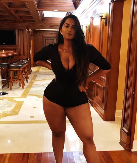 Cynthia Kumar modèle artistique images