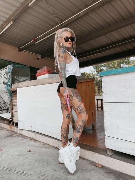 fans uniquement du dmv nu parfait img