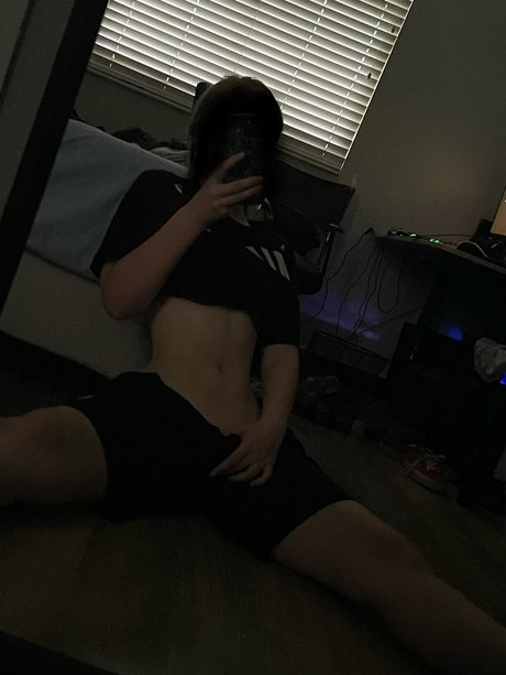 Initialelon star du porno en haute qualité image