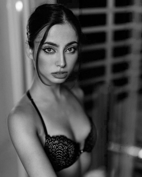 Lucrelisa_ art star du porno des photos