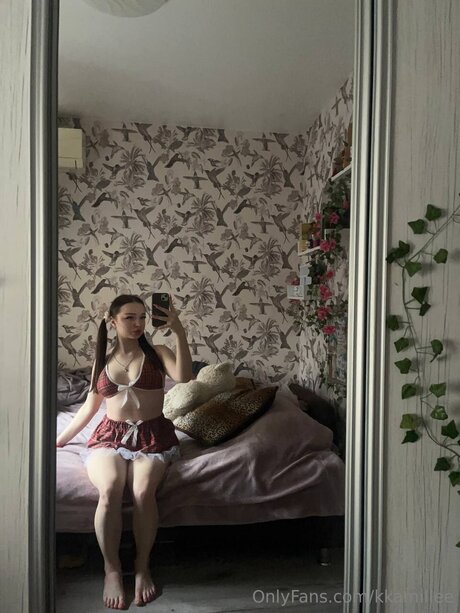 Kkamillee star du porno adulte des photos