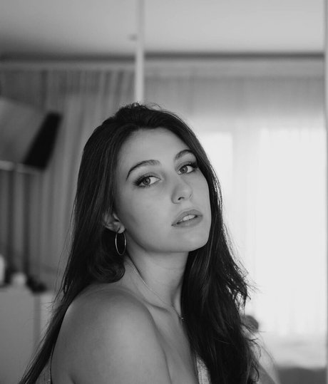 tatouages ​​blonds onlyfans assez hd image