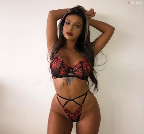 Chloe Elizabeth modèle sympa photos