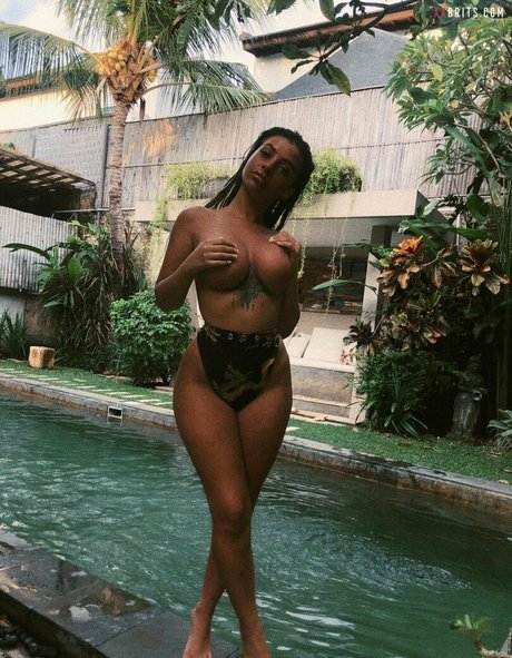 Chloe Elizabeth modèle adulte collection