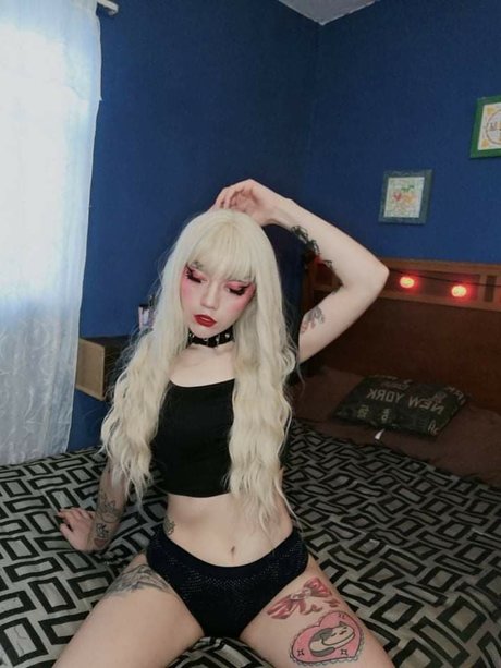 Naannylee étoile nue photos