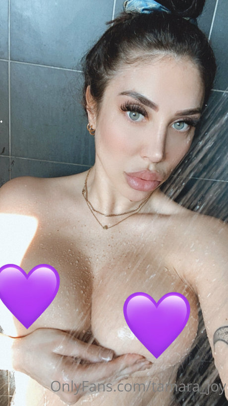 Tamara Joy nus étoiles des photos