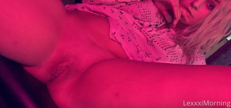 Lexi Morning modèle joli photo