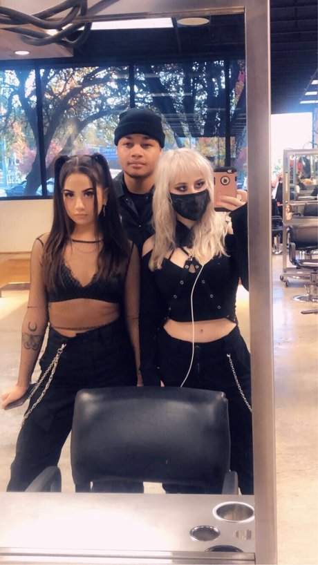 Bella Tha Killa jolie star du porno des photos