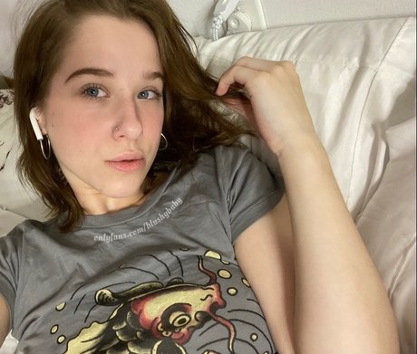 Blushybaby star du porno parfaite photo