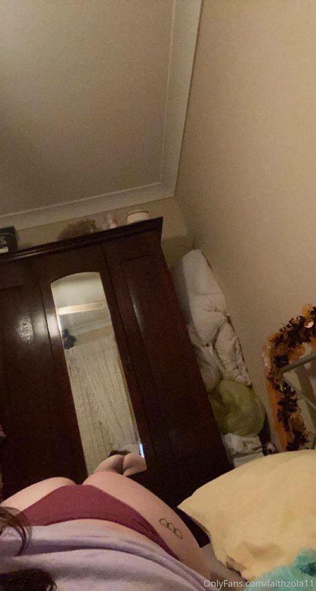 Faithzola11 star du porno chaude archive