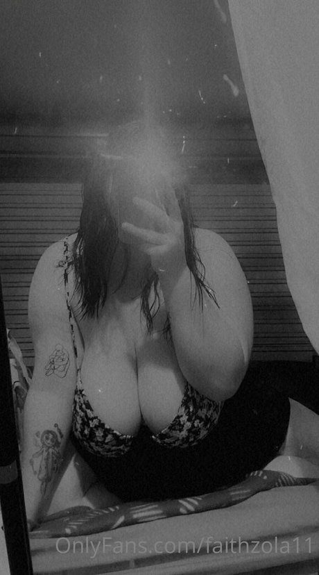 Faithzola11 star du porno sexy galerie