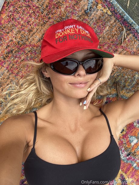 Paris Wycherley art de star du porno archive