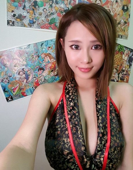 tatouages ​​blonds onlyfans beau haut img