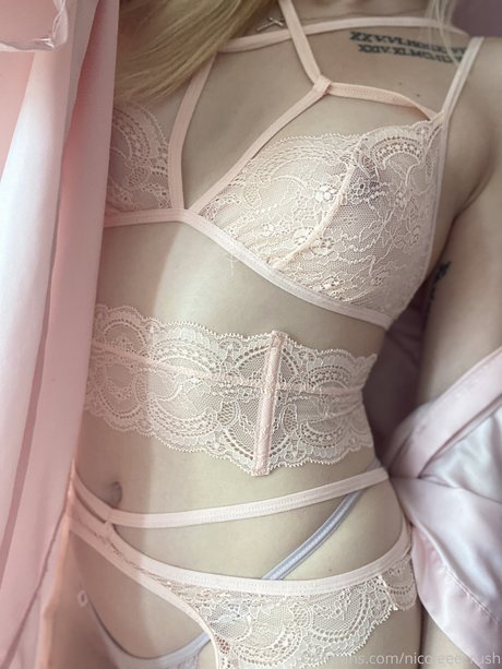 Sweet Crush Nicole sexe de star du porno galerie