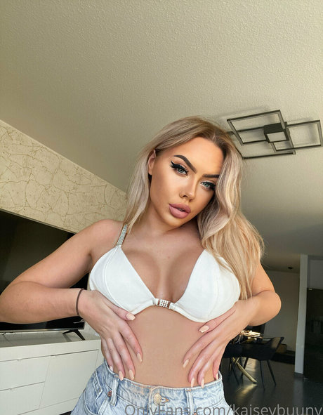 kaisey buuny star du porno chaud des photos